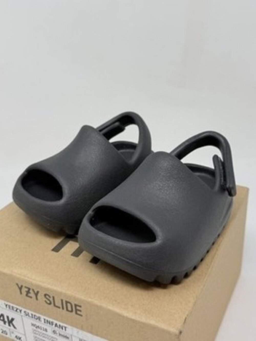 Adidas Yeezy Slide Dark Onyx Infant’s 4K